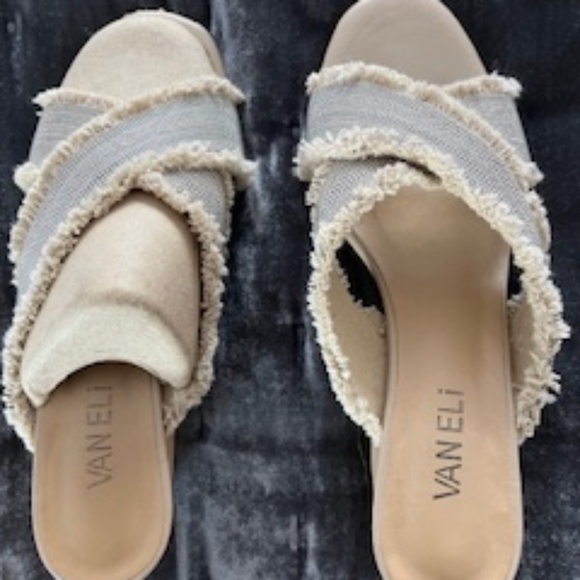 Sandals Vaneli - Picture 2 of 5